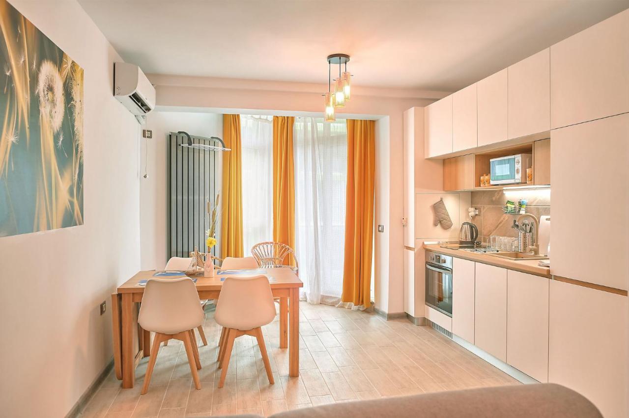 Opal Luxury Apartment 92 Spa N Pool Beach Resort Navodari Exterior photo